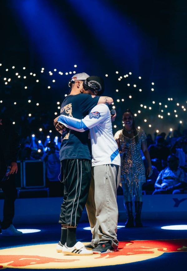 CAMISETA OFICIAL BNET | RED BULL BATALLA - 20 AÑOS DE RIMAS